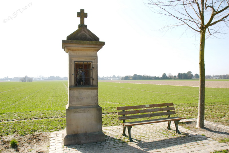 Fußfall mit Bank